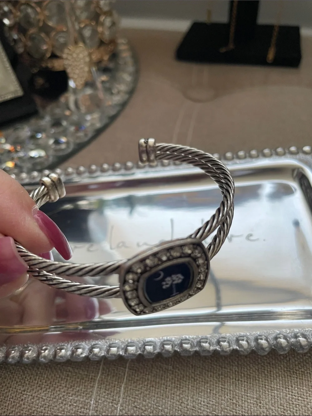 ✨Gorgeous Silvertone cable twisted cuff bracelet ✨NEW